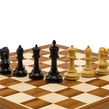 Ensemble Leningrad Echiquier en Bois d'Acajou et Jeu d'Echecs en Bois de Buis Ebonisé - Image 7