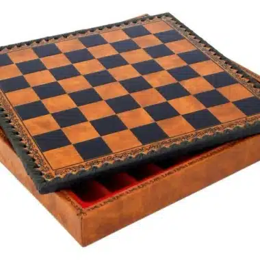 Petit Jeu d'Echecs en Bois et Echiquier en Similicuir - Image 3