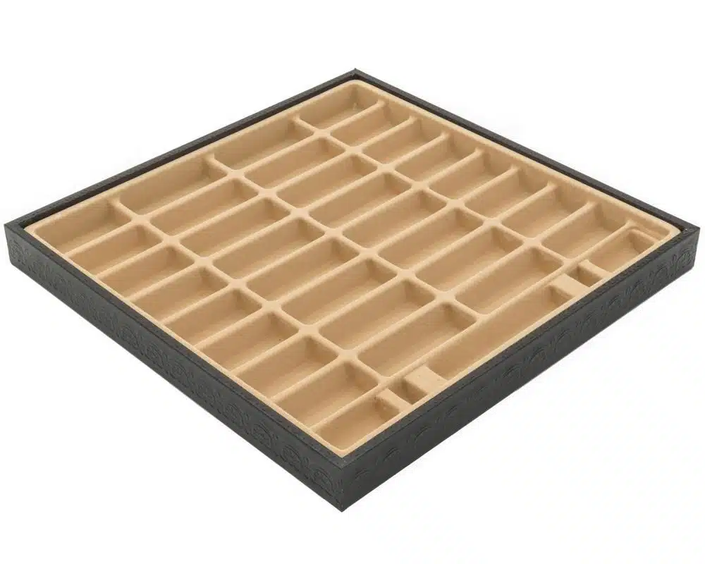 Jeu d'Échecs Contemporain - Échiquier et Backgammon à Rangement en Similicuir & Pièces en Laiton - Image 18