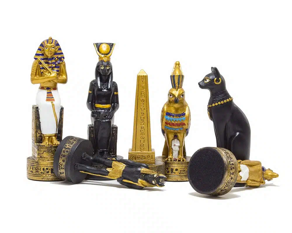 Jeu d'Echecs Égypte Ancienne en Résine & Échiquier en Similicuir Noir et Doré - Image 3