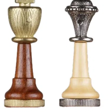 Échiquier Cadre en Bois et Plateau de Jeu Effet Laiton & Jeu d'Échecs Staunton en Métal et Bois - Image 7