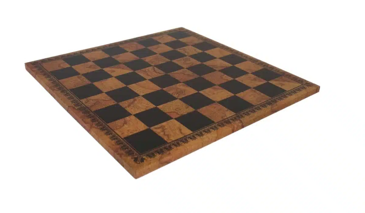 Jeu d'Echecs Domination Mongole sur la Russie en Résine et Échiquier en Similicuir - Image 9