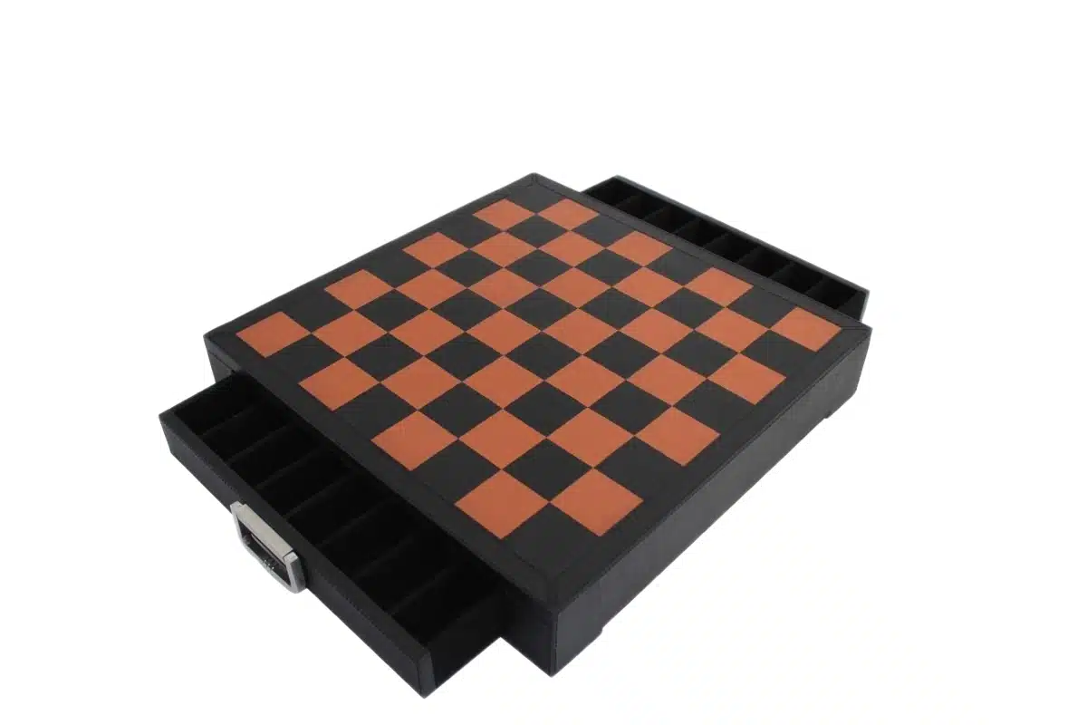 Grand Jeu d'Echecs Renaissance Italienne & Échiquier en Cuir avec Rangement - Image 10