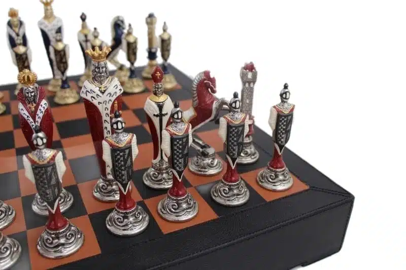 Grand Jeu d'Echecs Renaissance Italienne & Échiquier en Cuir avec Rangement - Image 3