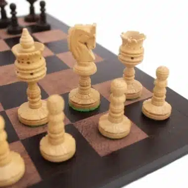 Jeu d'Echecs Sculpté en Bois de Palissandre & Échiquier en Cuir Véritable - Image 3