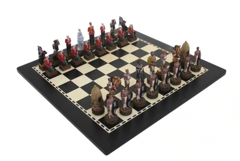 Jeu d'Echecs Britannique VS Zoulous - Échiquier en Bois & Jeu d'Échecs en Résine Peint à la Main