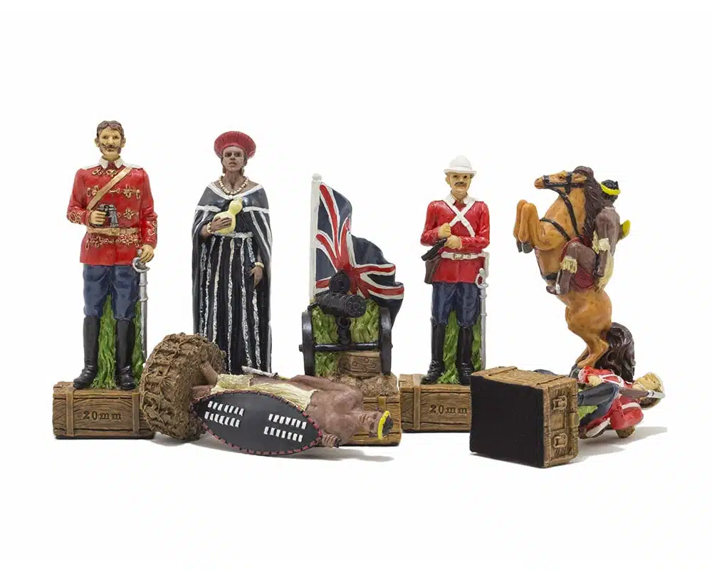 Jeu d'Echecs Britannique VS Zoulous - Échiquier en Bois & Jeu d'Échecs en Résine Peint à la Main - Image 4