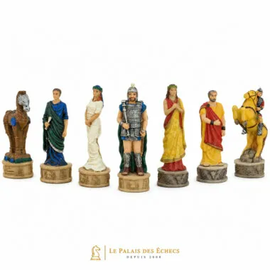 Pièces Bataille de Troie alignées : dames, fous et cavaliers peints