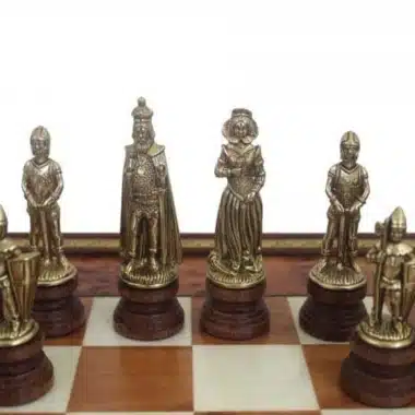 Jeu d'Echecs Mary Stuart - Échiquier sur Pied en Bois d'Orme et de Bruyère & Jeu d'Échecs en Métal et Bois - Image 3