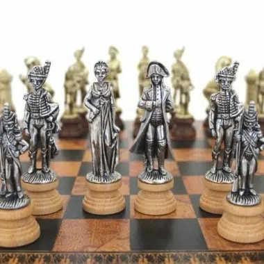 Jeu d'Echecs Napoléon en Bois et Métal et  Échiquier en Similicuir Carte de l'Ancien Monde - Image 3