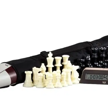 Echiquier Rouleau avec son Rangement, Pieces Echecs Plastiques et Pendule