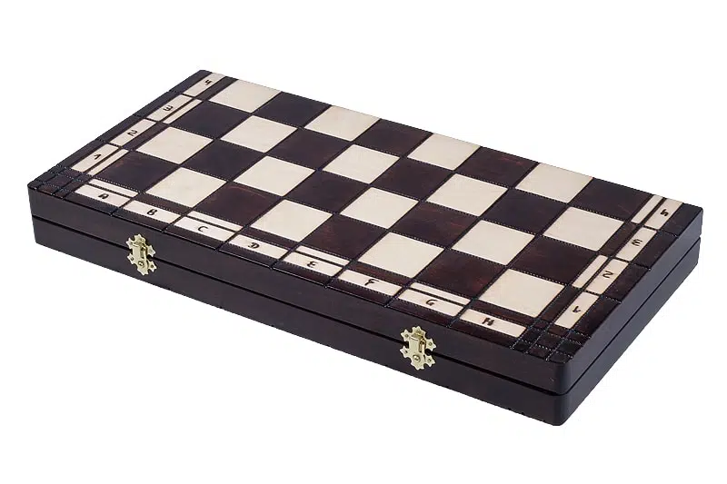 Jeu d'Echecs Sculpté en Bois et Echiquier Pliant avec Rangement - Image 9