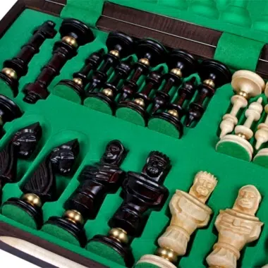 Grandes Pieces Echecs Sculptées en Bois et Echiquier Pliant en Bois avec Rangement - Image 7