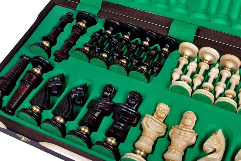 Grandes Pieces Echecs Sculptées en Bois et Echiquier Pliant en Bois avec Rangement - Image 7