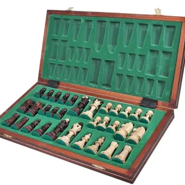 Échiquier pliable ouvert montrant le coffret de rangement intérieur vert