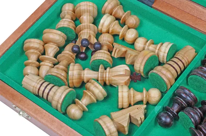 Pieces Echecs en Bois et Echiquier Pliant en Bois avec Rangement - Image 8