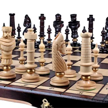 Grandes Pieces Echecs Sculptées en Bois et Echiquier Pliant en Bois avec Rangement - Image 5