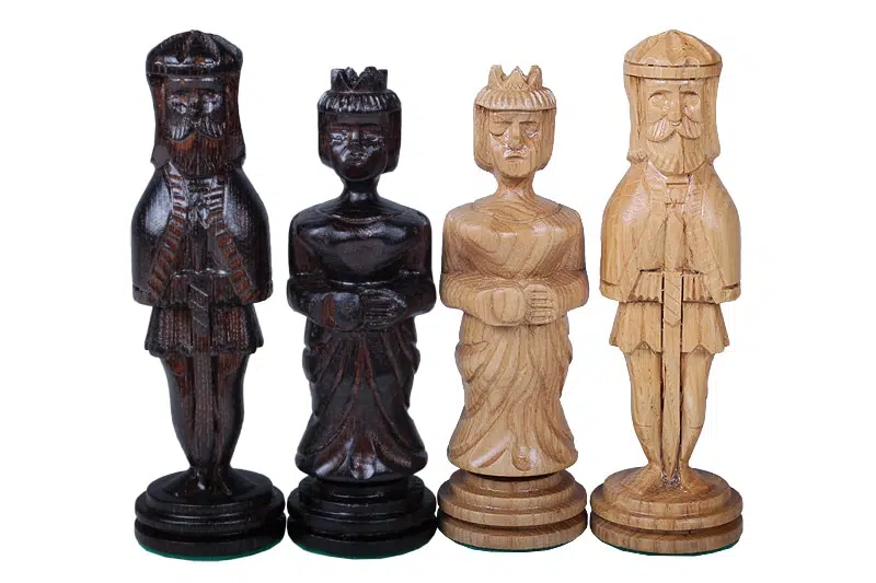 Grandes Figurines Echecs Sculptées et Echiquier Pliant en Bois avec Rangement - Image 6