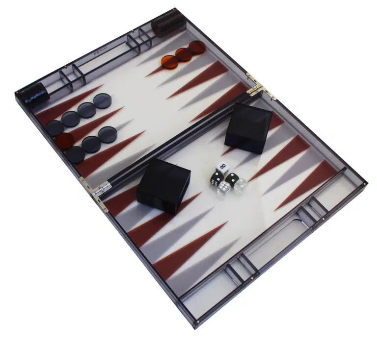 Backgammon Moderne en Plexiglas Gris avec Jetons de Dames, Gobelet à dés et Set de Dés