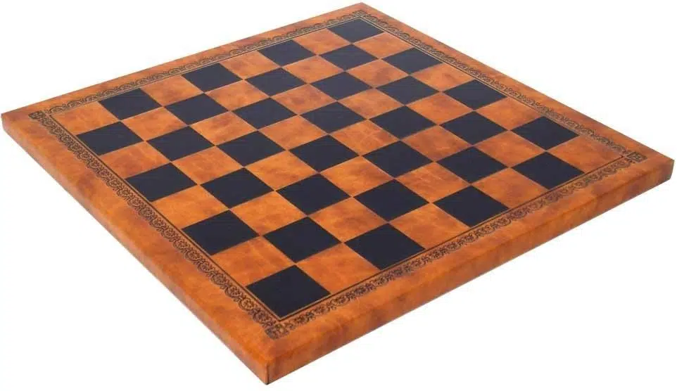 Ensemble Jeu d'Échecs Croisés VS Sarrasins et Échiquier en Similicuir - Image 2