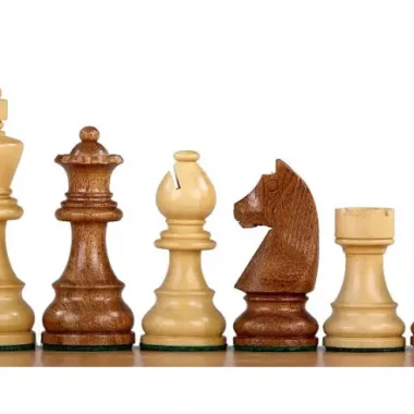 Ensemble Echiquier en Bois d'Érable et Noyer et Pieces Echecs Chevalier Allemand en Bois d'Acacia et Buis