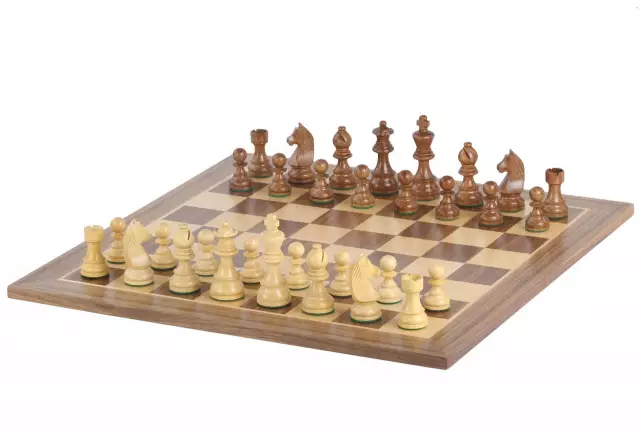 Ensemble Echiquier en Bois d'Érable et Noyer et Pieces Echecs Chevalier Allemand en Bois d'Acacia et Buis