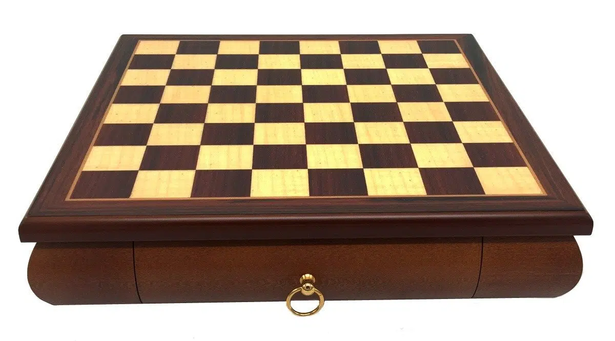 Ensemble Jeu d'Échecs Romains contre Barbares et Échiquier en Bois de Rose avec Tiroir - Image 5
