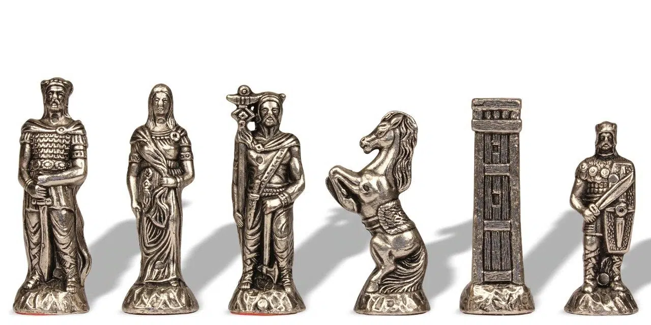 Ensemble Jeu d'Échecs Romains contre Barbares et Échiquier en Bois de Rose avec Tiroir - Image 4