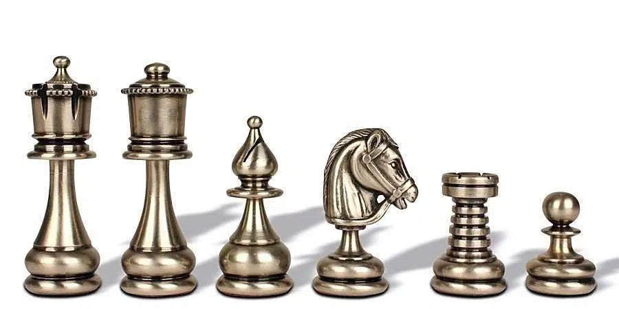 Ensemble Jeu d'Échecs en Laiton Massif et Échiquier en Bois d'Orme et de Bruyere avec Finition Brillante - Image 3
