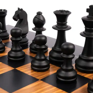 Pieces d'Echecs en Bois d'Olivier et de Buis et Echiquir en Bois d'Olivier et de Tulipier Noir avec Coffret de Rangement - Image 4