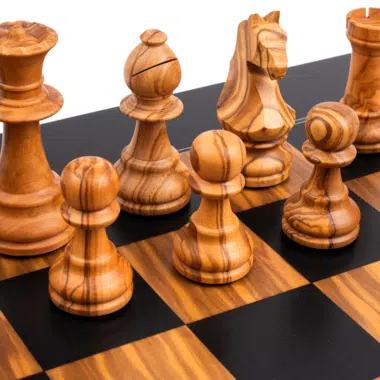 Pieces d'Echecs en Bois d'Olivier et de Buis et Echiquir en Bois d'Olivier et de Tulipier Noir avec Coffret de Rangement - Image 6