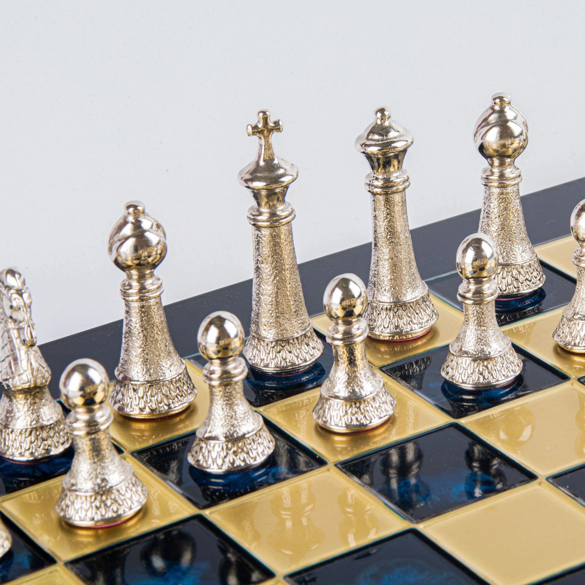 Ensemble de Jeu d'Echecs Staunton en Métal avec Coffret de Rangement - Image 11