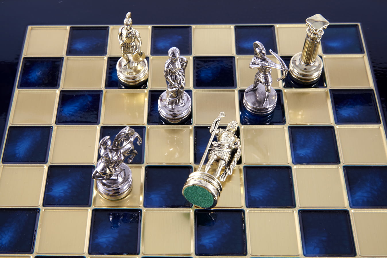 Petit Ensemble de Jeu d'Échecs en Métal Argenté et Or Archers - Coffret en Bois Stratifié avec Échiquier en Métal - Image 30
