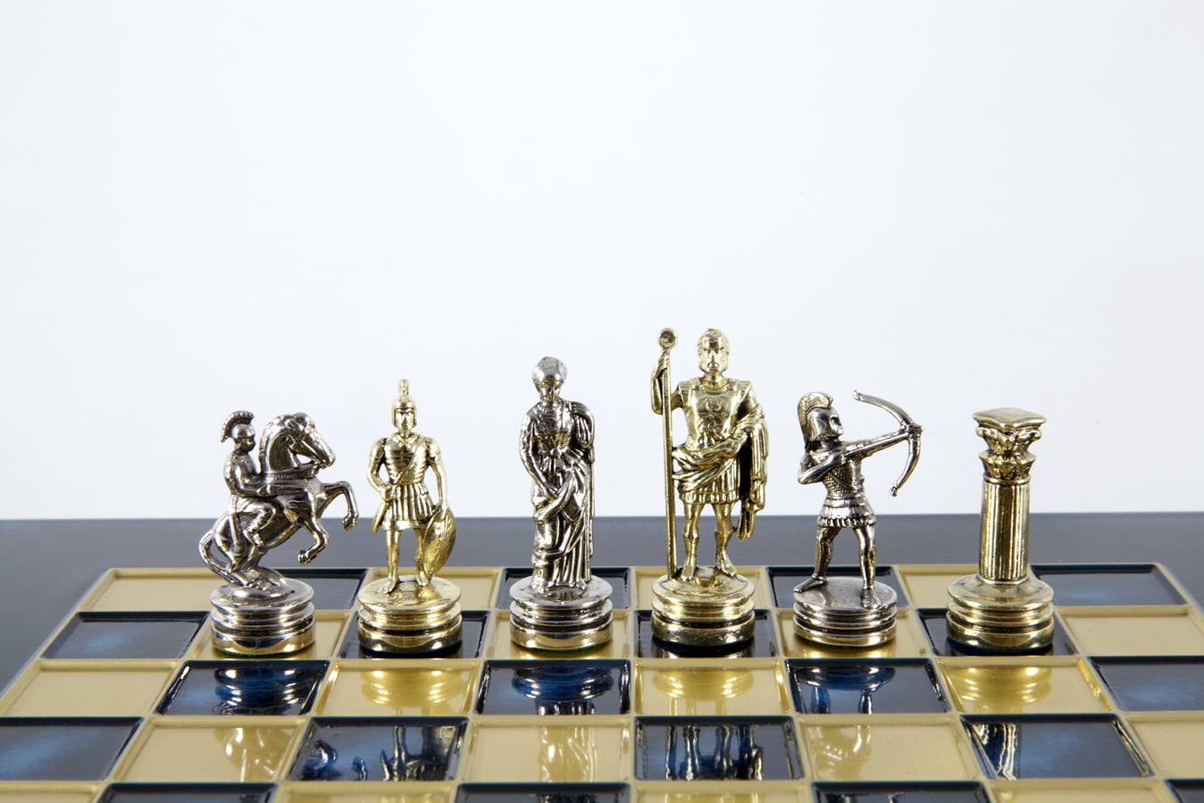 Petit Ensemble de Jeu d'Échecs en Métal Argenté et Or Archers - Coffret en Bois Stratifié avec Échiquier en Métal - Image 29
