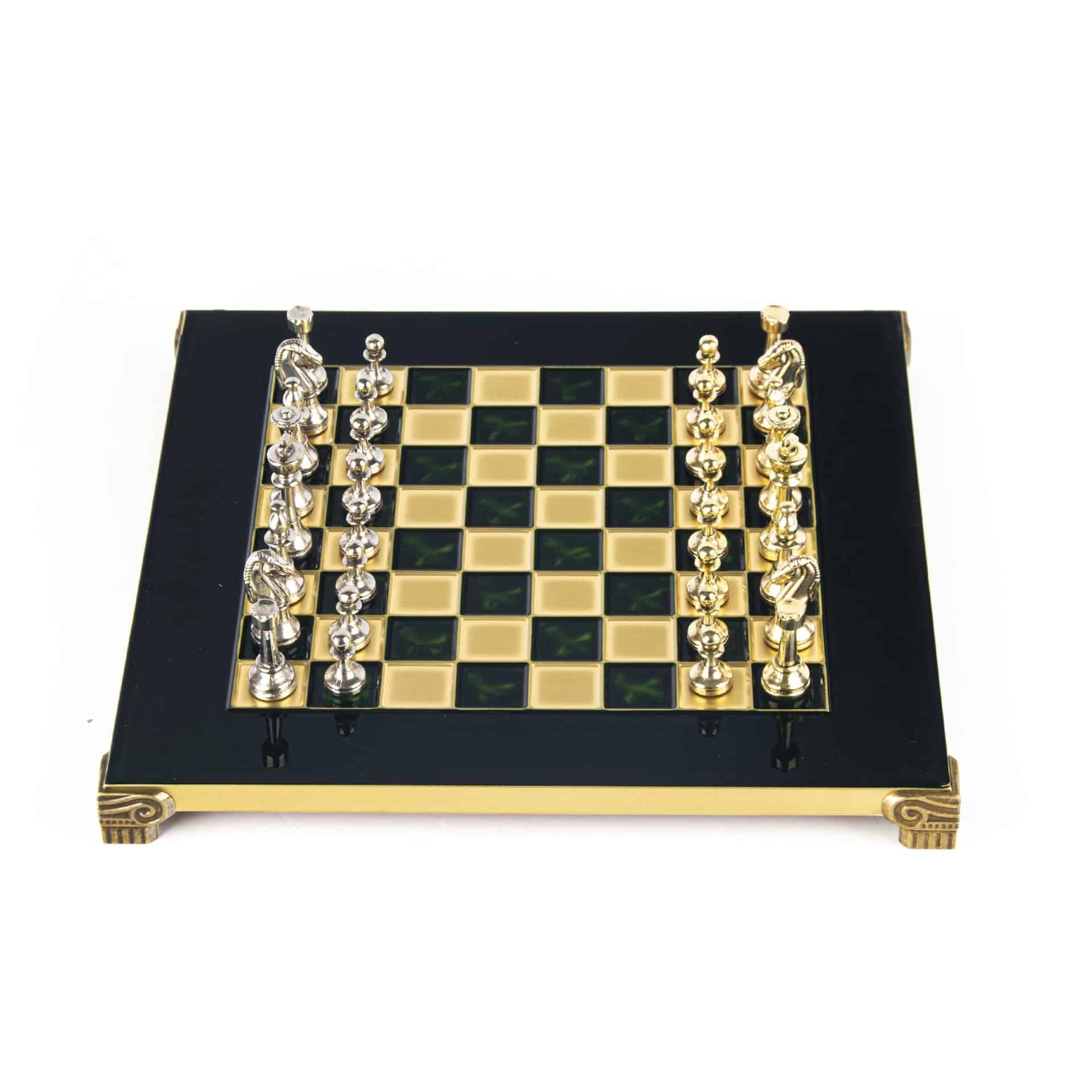 Petit Ensemble de jeu d'Echecs Staunton en Métal Argenté et Doré avec Echiquier sur Pied en Métal et Coffret de Rangement - Image 14
