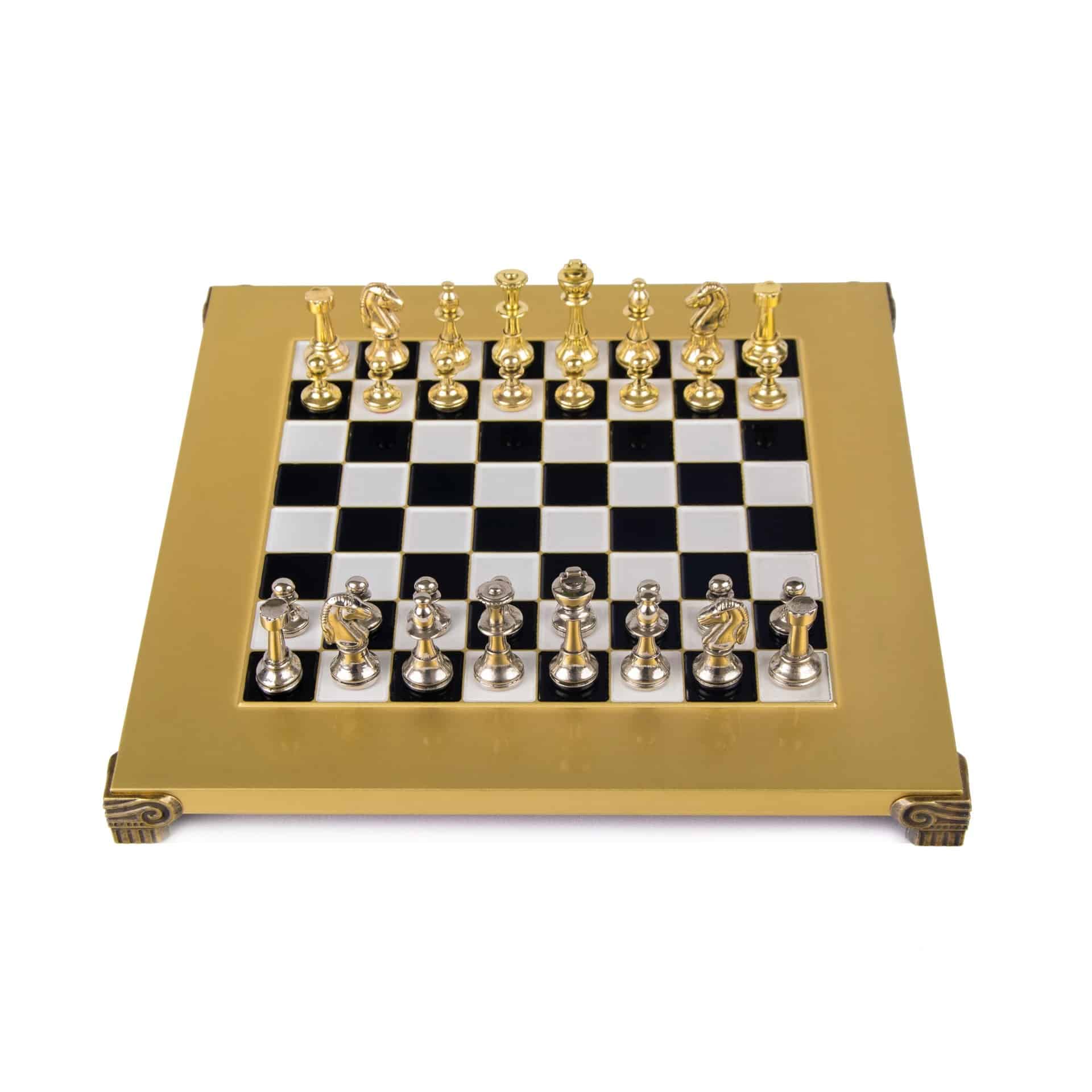 Petit Ensemble de jeu d'Echecs Staunton en Métal Argenté et Doré avec Echiquier sur Pied en Métal et Coffret de Rangement - Image 6