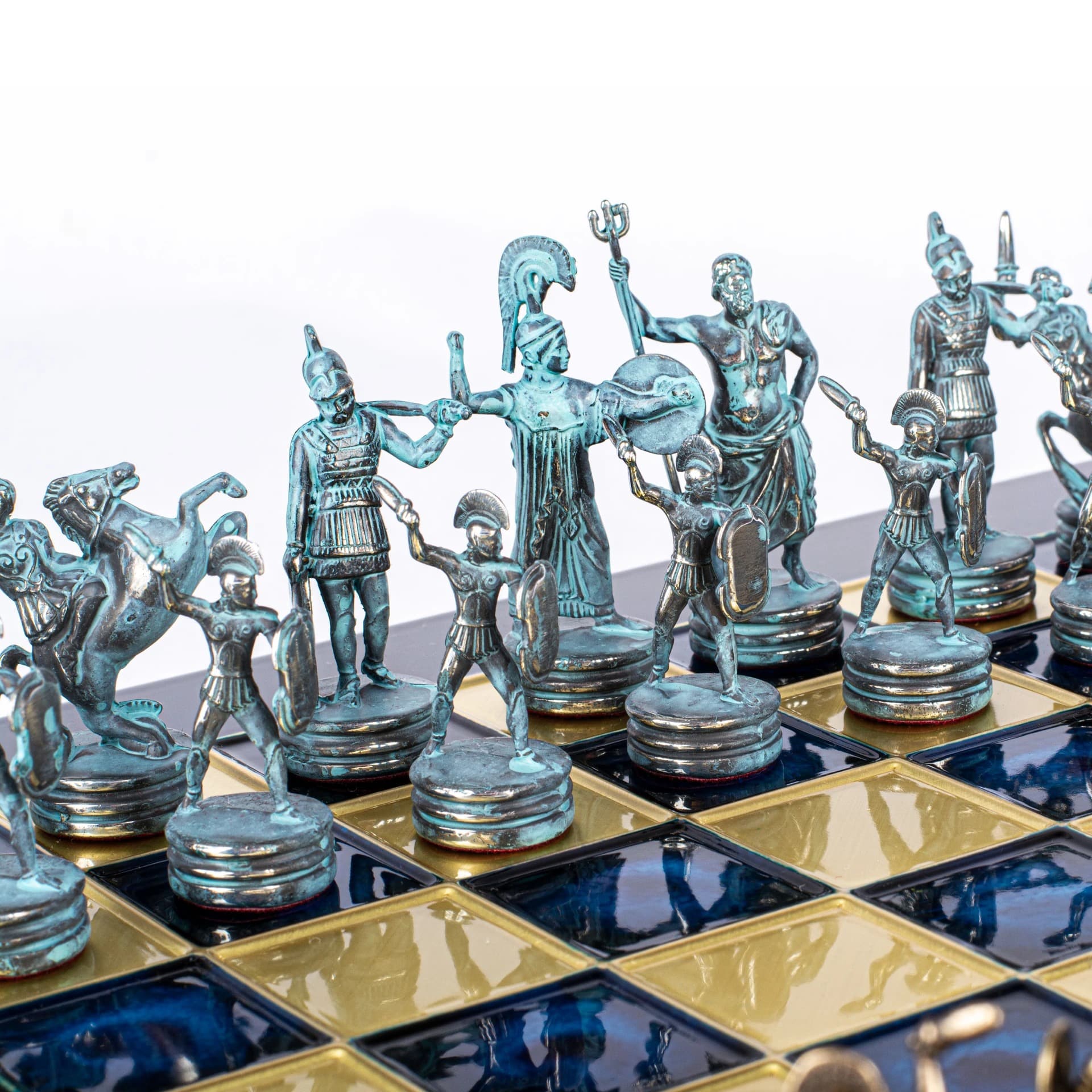 Ensemble d'Échecs Mythologie Grecque en Métal – Pièces Bronze et Bleu avec Échiquier en Métal - Image 11