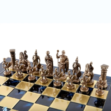 Ensemble de Jeu d'Échecs Gréco-Romain en Métal - Pièces Bronze et Bleues avec Échiquier en Métal 44 x 44 cm et Coffret de Rangement - Image 9
