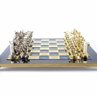 Alternative view of Ensemble de Jeu d'Échecs en Metal Lanceurs de Disque Or & Argent - 36 x 36 cm