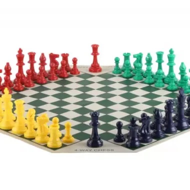 Jeu d’Echecs Multijoueurs pour Quatre – Design Interactif et Pièces Colorées Uniques