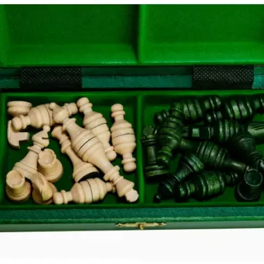 Jeu d’Echecs Magnétique Mini en Bois – Vert, Compact et Idéal pour les Voyages