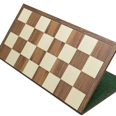 Ensemble d’Echecs Emerald – Pièces Staunton en Bois de Buis et Echiquier Pliable en Bois de Noyer et Erable