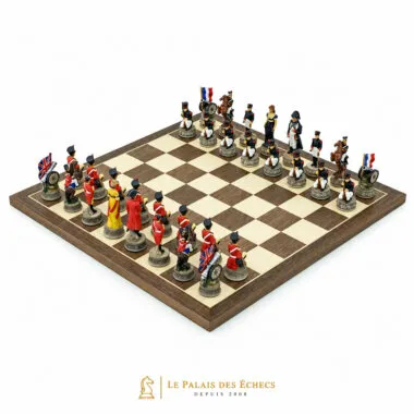 Ensemble jeu d'échecs complet Bataille de Waterloo, vue d'ensemble sur échiquier