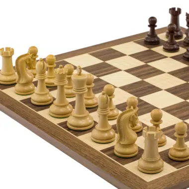 Ensemble d’échecs Leningrad en Acacia et Noyer