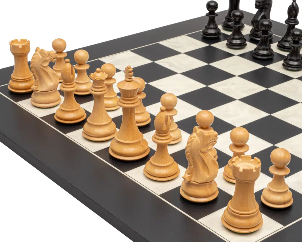 Ensemble de Jeu d Echecs Noir et Blanc : Pieces Echecs en Bois de Buis Ebonise et Echiquier en Bois d'Erable