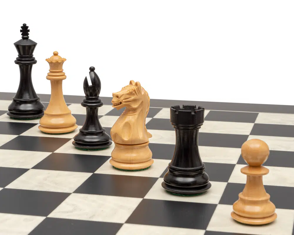 Ensemble de Jeu d Echecs Noir et Blanc : Pieces Echecs en Bois de Buis Ebonise et Echiquier en Bois d'Erable