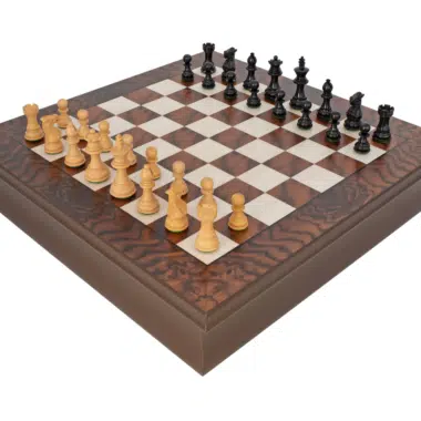 Jeu d'échecs Kingsclere luxe ébène et noyer en position de départ